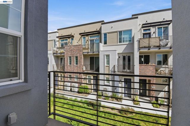 2811 Cathwood Ln, Alameda, CA 94501