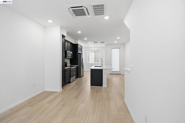 2811 Cathwood Ln, Alameda, CA 94501