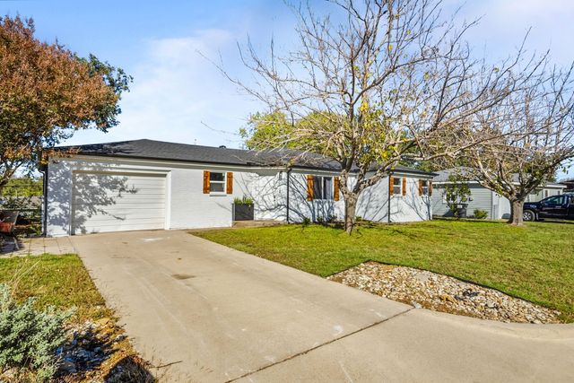 1318 W Water Street, Weatherford, TX 76086