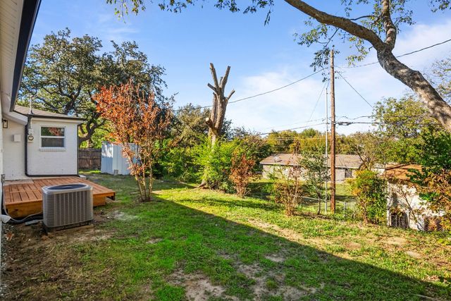 1318 W Water Street, Weatherford, TX 76086