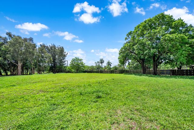 11200 NW 14th Street, Plantation, FL 33323