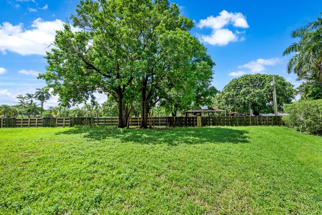 11200 NW 14th Street, Plantation, FL 33323