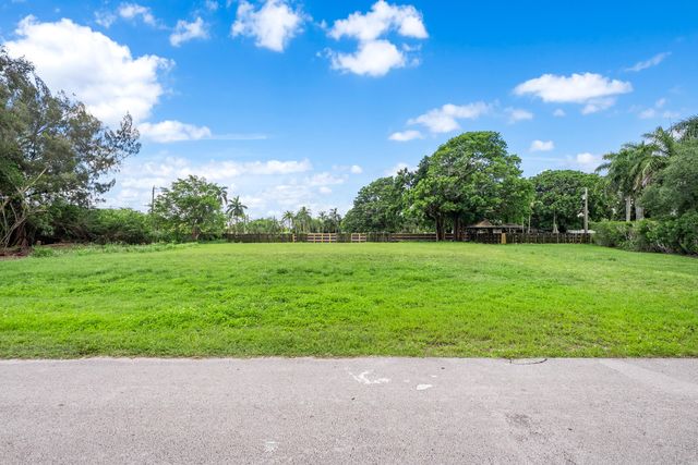 11200 NW 14th Street, Plantation, FL 33323