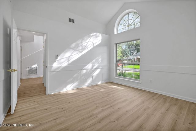 2900 SANS PAREIL Street, Jacksonville, FL 32246