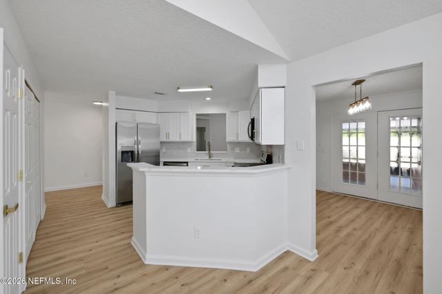 2900 SANS PAREIL Street, Jacksonville, FL 32246