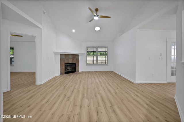 2900 SANS PAREIL Street, Jacksonville, FL 32246