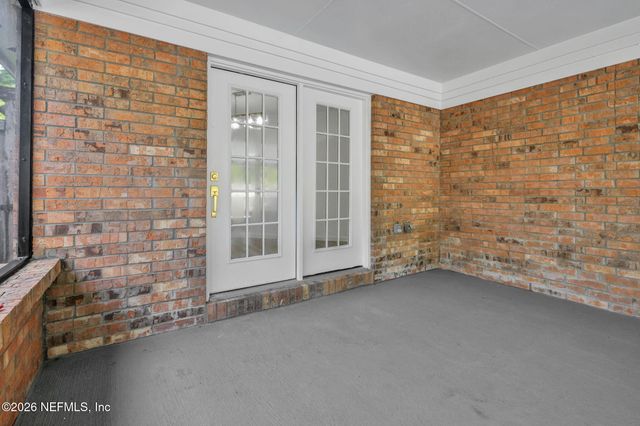 2900 SANS PAREIL Street, Jacksonville, FL 32246
