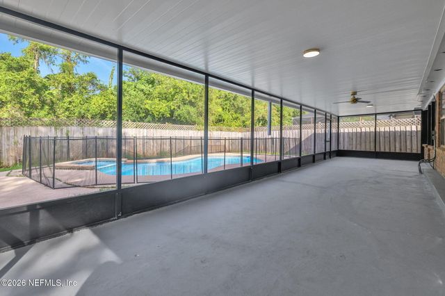 2900 SANS PAREIL Street, Jacksonville, FL 32246