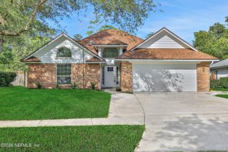 2900 SANS PAREIL Street, Jacksonville, FL 32246