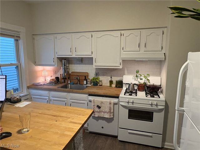 2312 W 10th Street, Cleveland, OH 44113