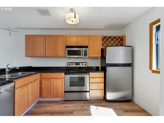 820 Nw NAITO Pkwy G11, Portland, OR 97035