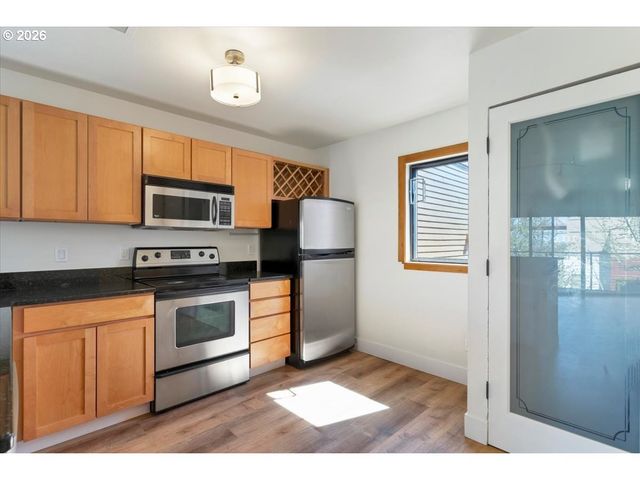 820 Nw NAITO Pkwy G11, Portland, OR 97035