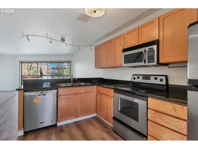 820 Nw NAITO Pkwy G11, Portland, OR 97035