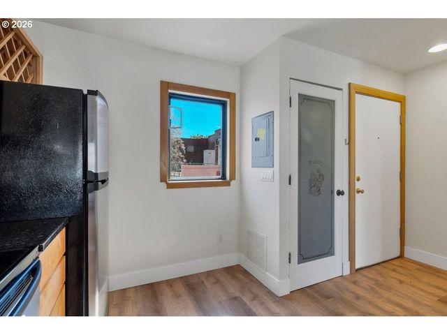 820 Nw NAITO Pkwy G11, Portland, OR 97035