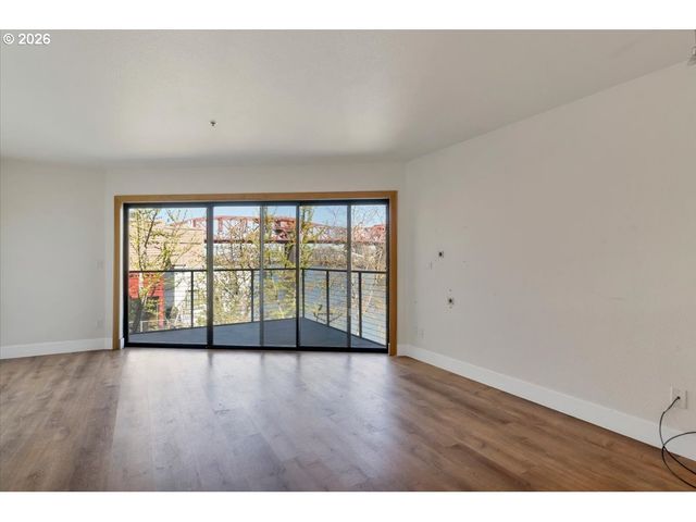 820 Nw NAITO Pkwy G11, Portland, OR 97035