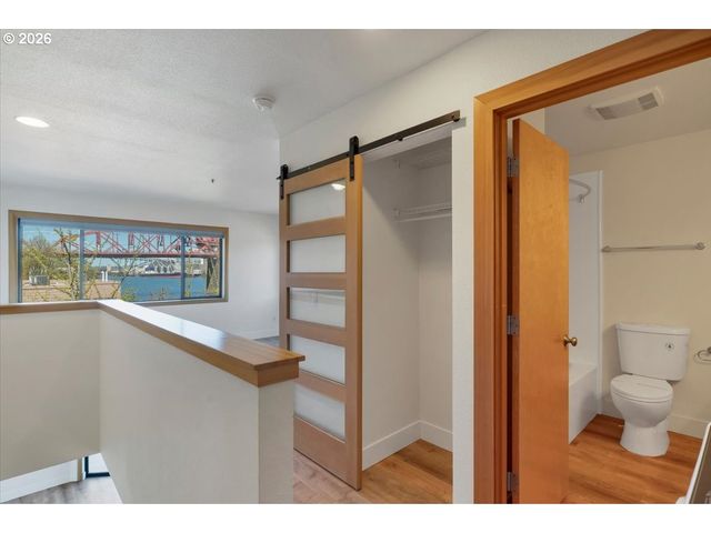 820 Nw NAITO Pkwy G11, Portland, OR 97035