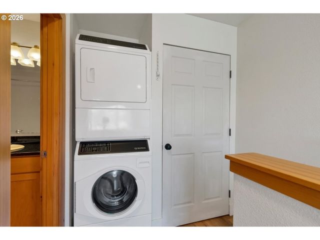 820 Nw NAITO Pkwy G11, Portland, OR 97035