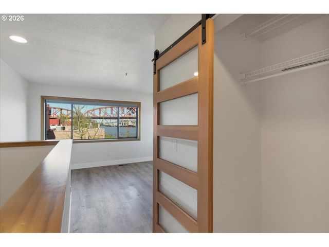 820 Nw NAITO Pkwy G11, Portland, OR 97035