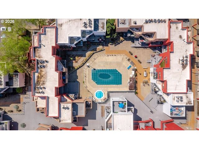 820 Nw NAITO Pkwy G11, Portland, OR 97035