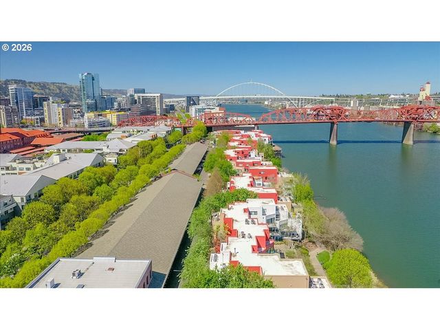 820 Nw NAITO Pkwy G11, Portland, OR 97035