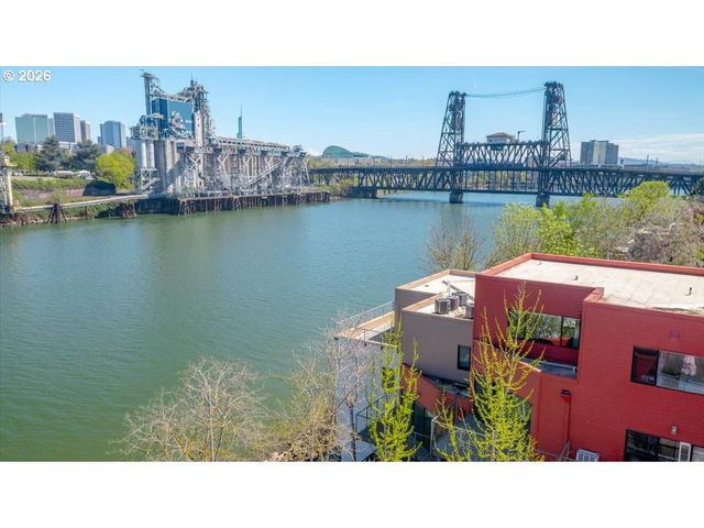 820 Nw NAITO Pkwy G11, Portland, OR 97035