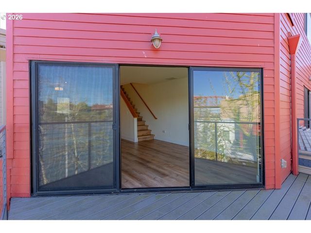 820 Nw NAITO Pkwy G11, Portland, OR 97035