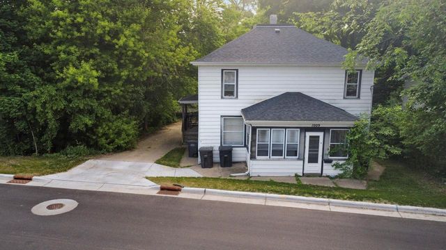 1009 S 4th Street, Stoughton, WI 53589