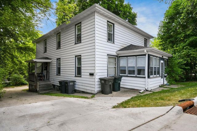 1009 S 4th Street, Stoughton, WI 53589