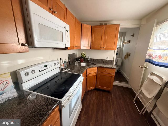 524 NORRIS ST, Norristown, PA 19401