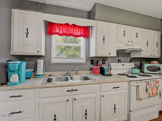 125 Substation Road, Mooresburg, TN 37811