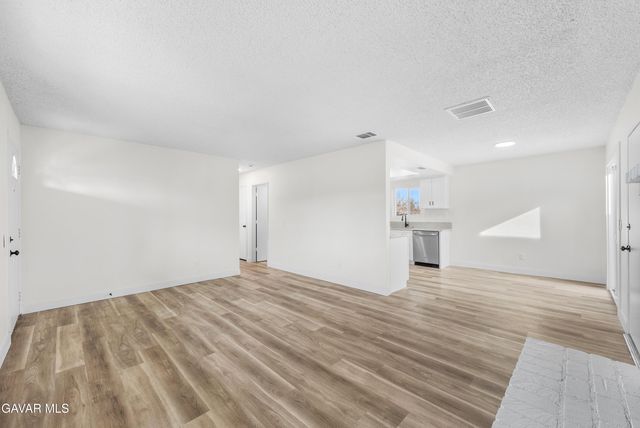 16105 Newmont Avenue, Lancaster, CA 93535