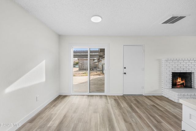 16105 Newmont Avenue, Lancaster, CA 93535