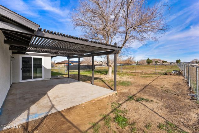 16105 Newmont Avenue, Lancaster, CA 93535