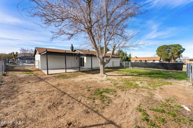 16105 Newmont Avenue, Lancaster, CA 93535