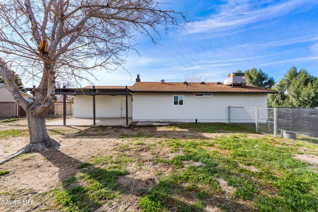 16105 Newmont Avenue, Lancaster, CA 93535