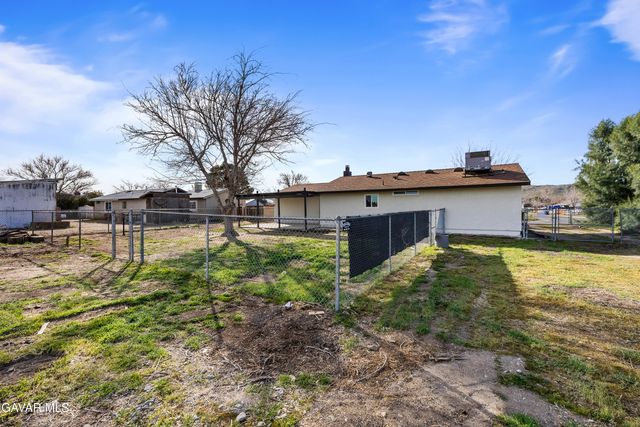 16105 Newmont Avenue, Lancaster, CA 93535
