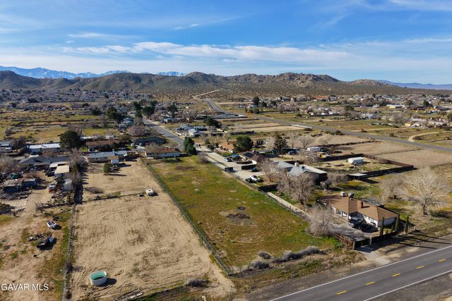 16105 Newmont Avenue, Lancaster, CA 93535