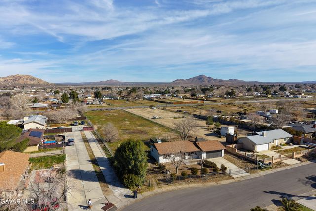 16105 Newmont Avenue, Lancaster, CA 93535