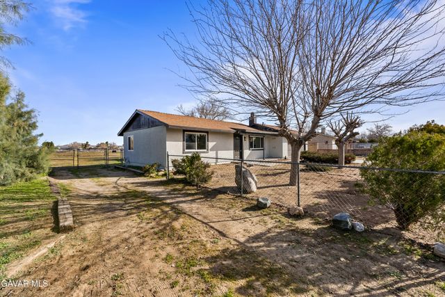 16105 Newmont Avenue, Lancaster, CA 93535
