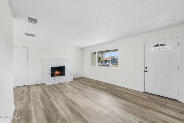 16105 Newmont Avenue, Lancaster, CA 93535