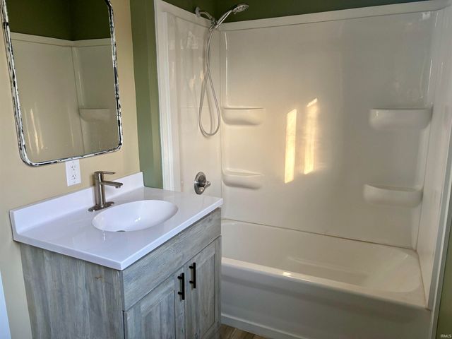 1815 Sherman Avenue, South Bend, IN 46616