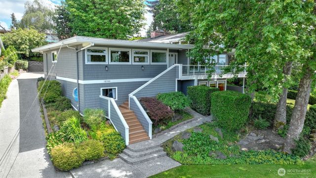 18744 Kenlake Place NE, Kenmore, WA 98028