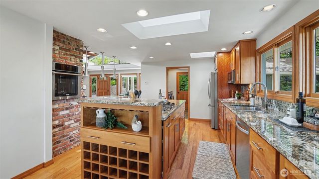 18744 Kenlake Place NE, Kenmore, WA 98028