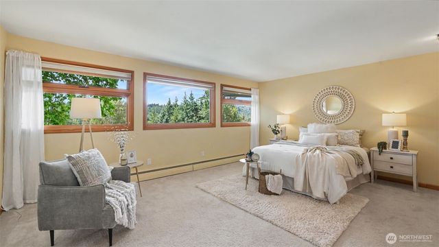 18744 Kenlake Place NE, Kenmore, WA 98028