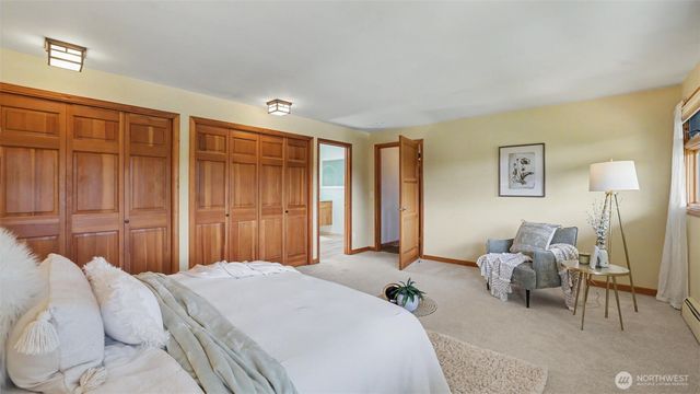 18744 Kenlake Place NE, Kenmore, WA 98028