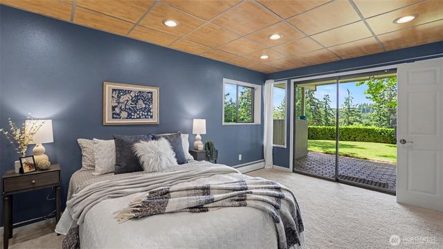 18744 Kenlake Place NE, Kenmore, WA 98028