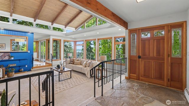 18744 Kenlake Place NE, Kenmore, WA 98028