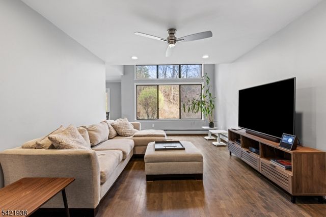 25 Flintlock Ter, Rockaway Twp., NJ 07866