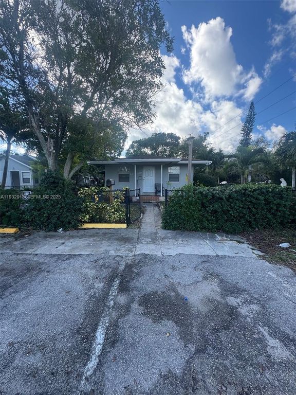 611 S 24th Ave 6, Hollywood, FL 33020