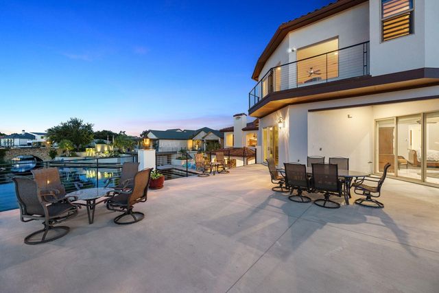 108 Wennmohs PL, Horseshoe Bay, TX 78657
